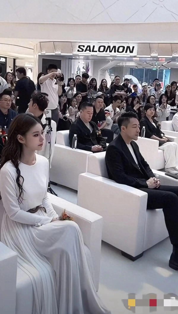 问道管理 汪小菲马筱梅游黄山，马筱梅无修图与精修图差别大，看着很普通