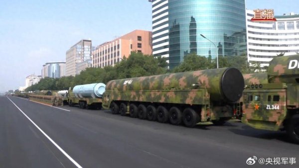 牛人配资 歼-20S、歼-35、东风-5C、东风-61，集体亮相阅兵场！